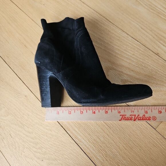 Vince Camuto Black Suede Creestal Pull-on Stacked Heel Ankle Boot 7 - Picture 3 of 9
